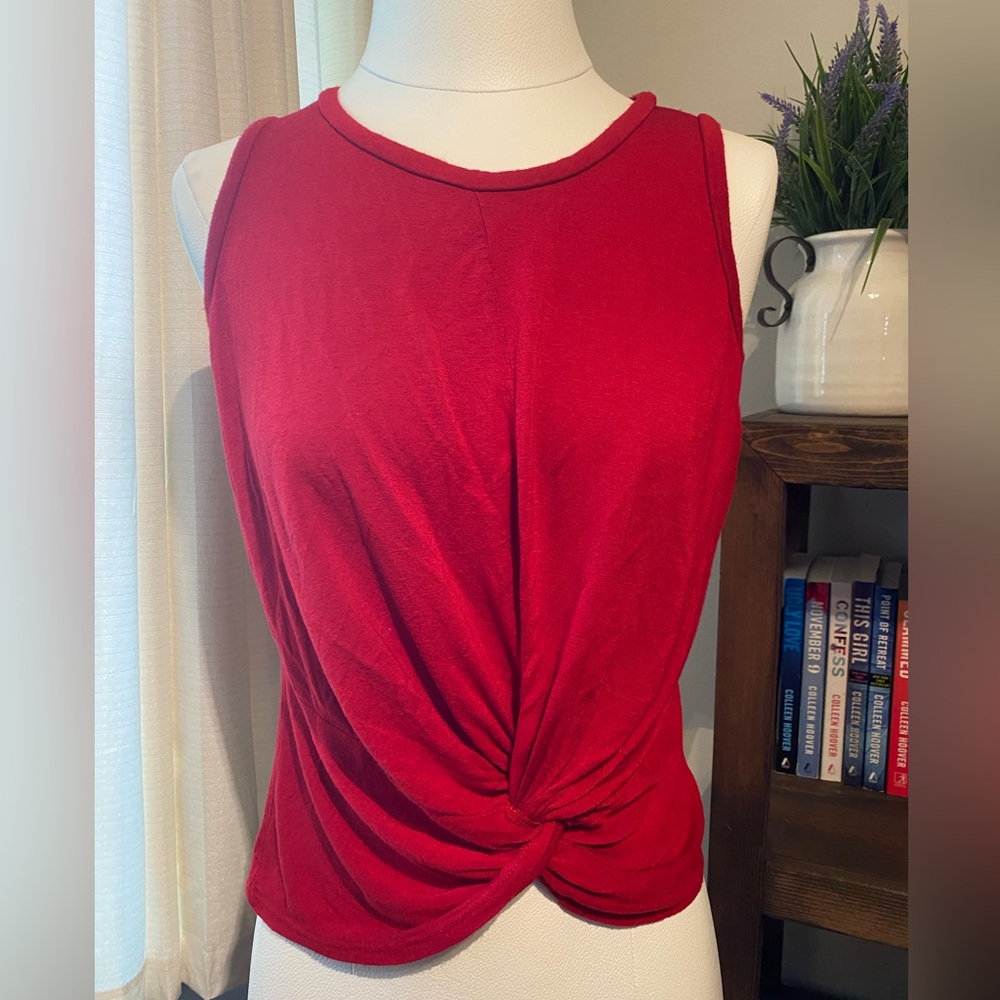 Red twisted front tank